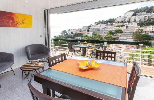 Salionc Apartment | Apartment Naranja by Interhome