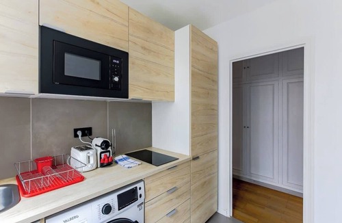 7th Arrondissement Apartment | Apartment near Eiffel Tower - 1BR 2/4 persons