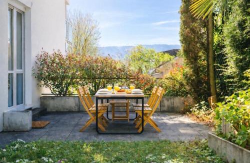 Meilen District Apartment | Apartment near Lake Zurich with Garden, Terrace & Parking