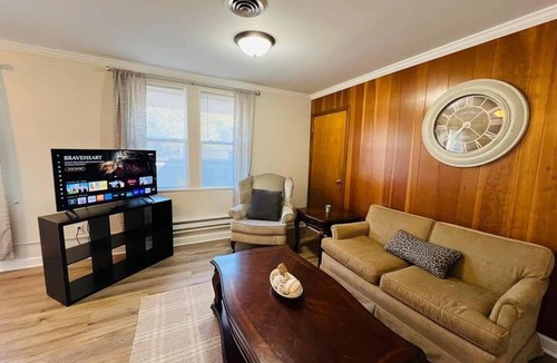 Gary Apartment | Apartment Near Merrillville BP