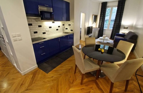 Quartier des Grandes-Carrieres Apartment | Apartment near Montmartre