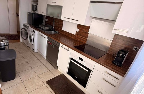 Quartier Atlantis Apartment | Apartment near Paris Orly/TGV/RER/Trameway/Bus