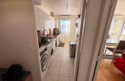 Quartier Atlantis Apartment | Apartment near Paris Orly/TGV/RER/Trameway/Bus