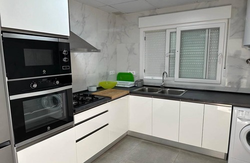 Oliva Apartment | Apartment near sea beach and vibrant center