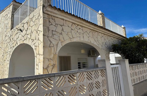 Oliva Apartment | Apartment near sea beach and vibrant center
