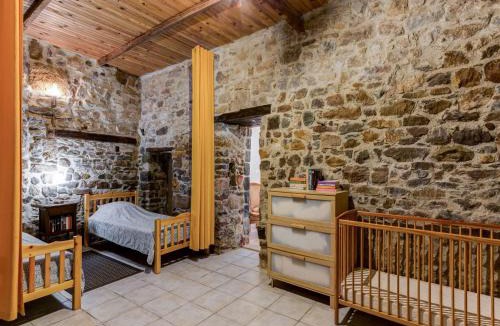 Bize-Minervois House | Apartment near the river in Bize Minervois