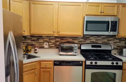 Oxon Hill-Glassmanor Apartment | Apartment near Washington DC