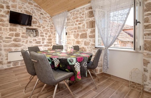 Stari Grad Apartment | Apartment Nediljka - in old part of town