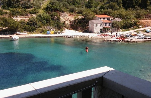 Donje Selo Apartment | Apartment Nikola - in front of the sea: - Cove Donja Krusica (Donje selo), Island Solta, Croatia