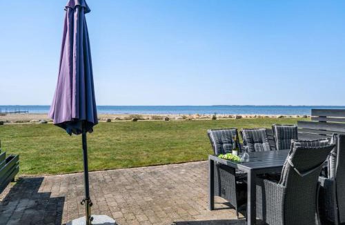Assens Apartment | Apartment Ninne - 50m from the sea by Interhome