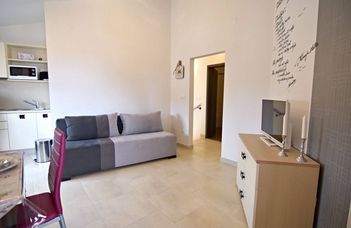 Tar Apartment | Apartment NOA1 Poreč-Tar with swimming pool, balcony, games room, Wi-Fi, barbeque