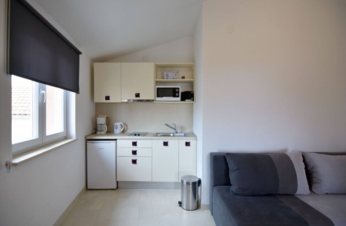 Tar Apartment | Apartment NOA1 Poreč-Tar with swimming pool, balcony, games room, Wi-Fi, barbeque