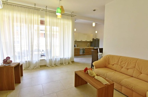 Tar Apartment | Apartment NOA4 Poreč-Tar pool, balcony, games room, Wi-Fi, barbecue