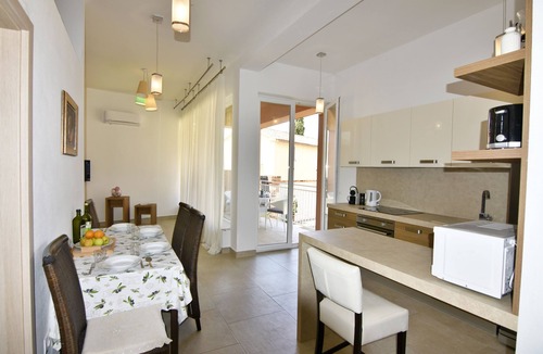 Tar Apartment | Apartment NOA4 Poreč-Tar pool, balcony, games room, Wi-Fi, barbecue