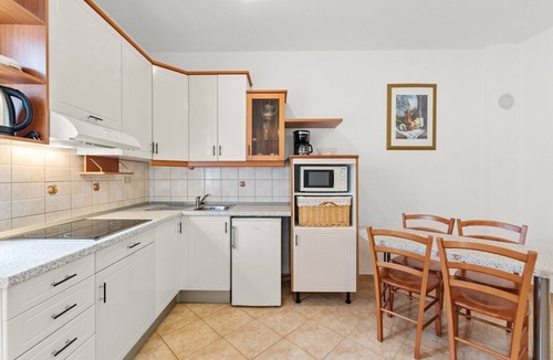 Tar Apartment | Apartment Noemi I in Villa Valtrazza with shared pool