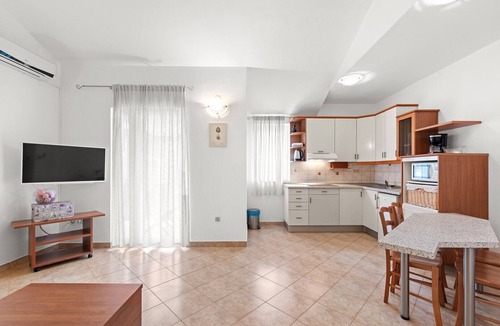 Tar Apartment | Apartment Noemi I in Villa Valtrazza with shared pool