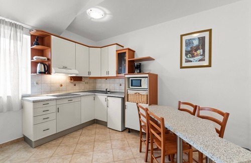 Tar Apartment | Apartment Noemi I in Villa Valtrazza with shared pool