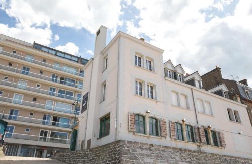 Courtoisville-Sillon-Moka Apartment | Apartment Océan by Interhome