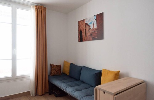 Quartier de la Folie-Mericourt Apartment | Apartment of 26 m2 near the park of Belleville