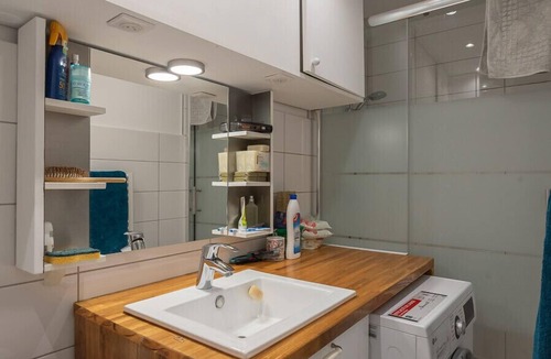 Quartier de la Folie-Mericourt Apartment | Apartment of 26 m2 near the park of Belleville