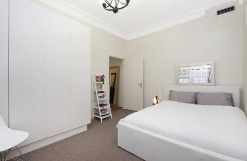 Mosman Apartment | Apartment on Balmoral Beach Hill