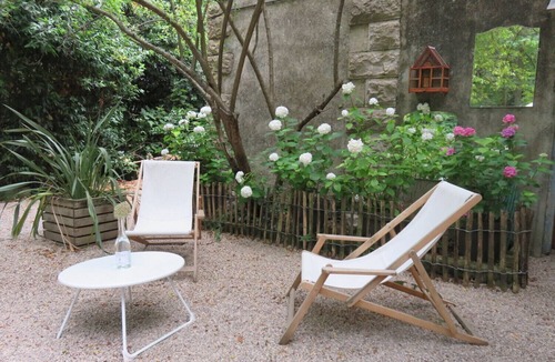 Saint-Jean-de-Fos Apartment | Apartment on estate with swimming pool, for a vacation in the heart of nature