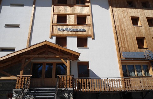 Pra Loup Apartment | Apartment on slopes, 8 guests