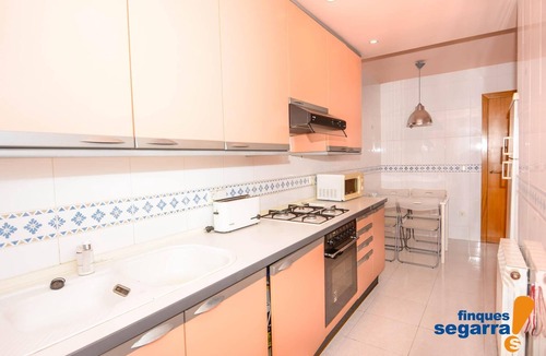 El Roc de Sant Gaieta Apartment | Apartment on the seafront with communal area and pool