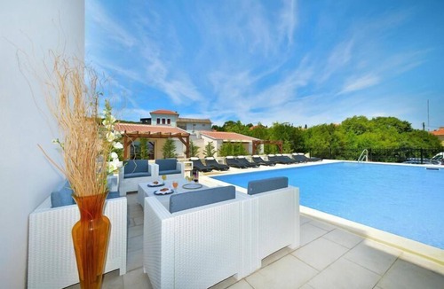 Preko Apartment | Apartment on Ugljan with Pool & Sandy Beach