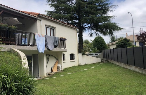 La Roche-sur-Yon Apartment | Apartment overlooking garden with terrace