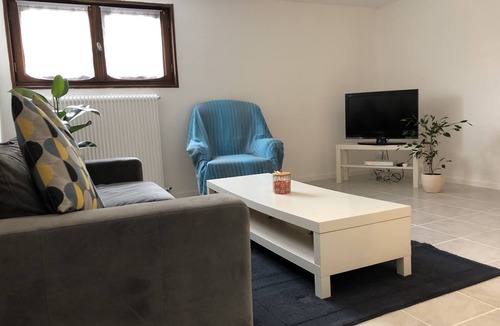 La Roche-sur-Yon Apartment | Apartment overlooking garden with terrace