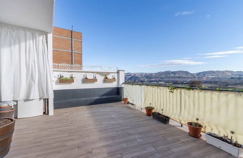 Alfarras Apartment | Apartment 'Pablo Y Francisca' with Mountain Views, Private Terrace and Wi-Fi