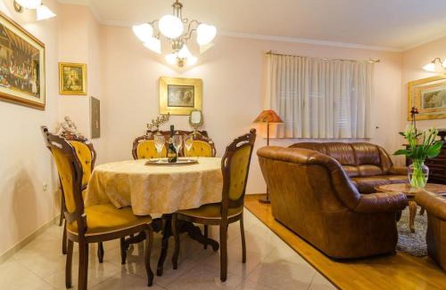 Gorica Apartment | Apartment Paco - Three-Bedroom Apartment with Balcony and Sea View