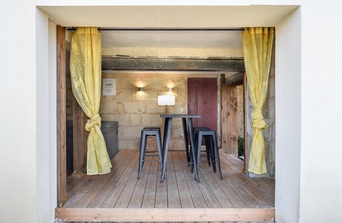 Sadirac Apartment | Apartment-Panoramic-Ensuite with Shower-Lake view