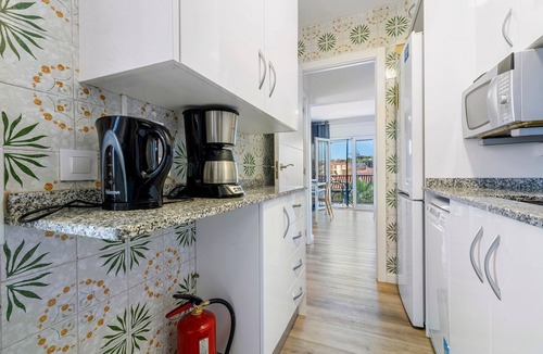 Torredembarra Apartment | Apartment "Paul" with Private Terrace and Wi-Fi
