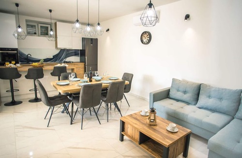 Vrisnik Apartment | Apartment Peace and Quiet