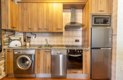Borrastre House | Apartment 'Peña Roya' with Mountain View, Shared Garden and Wi-Fi