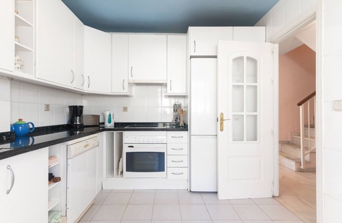 Marbella Seafront Promenade Apartment | Apartment 'Penthouse' with Sea View, Wi-Fi and Air Conditioning