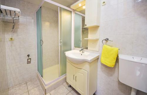 Prigradica Apartment | Apartment Peric-2 by Interhome