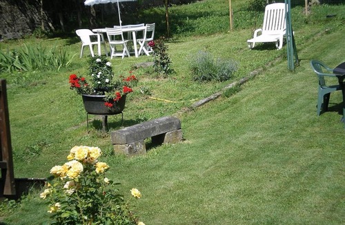 Esquieze-Sere Apartment | Apartment 'Petit Vignemale' with Mountain View, Shared Garden and Wi-Fi