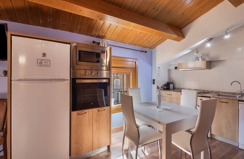 Daroca Apartment | Apartment 'Petronila' with Wi-Fi and Air Conditioning
