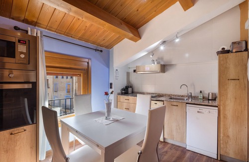 Daroca Apartment | Apartment 'Petronila' with Wi-Fi and Air Conditioning