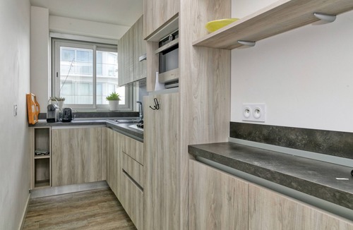 La Baule-Escoublac Apartment | Apartment 'Pieds Dans L'eau - Balcon Vue Mer' with Balcony and Wi-Fi