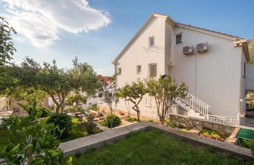 Zvekovica House | Apartment Pina - A Home Away From Home