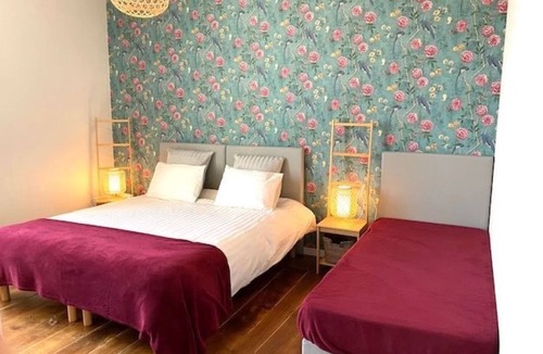Tremblay Apartment | Apartment 'Pivoine' with Shared Terrace, Shared Garden and Wi-Fi