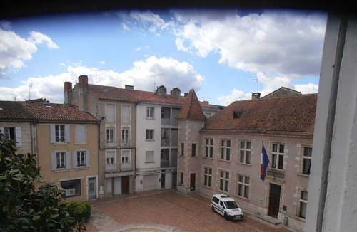 Nerac House | Apartment place de la Mairie