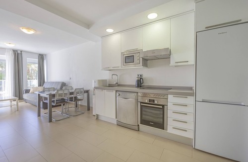 Benidorm Apartment | Apartment 'Playa De Poniente 1-5' with Sea View, Wi-Fi and Air Conditioning