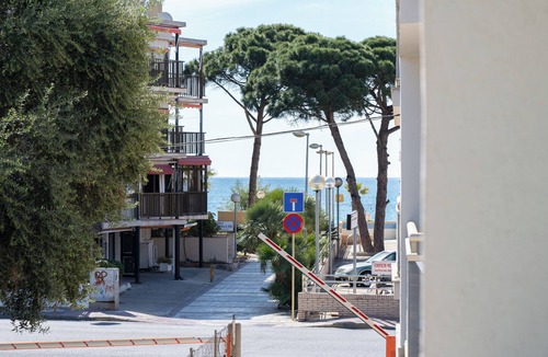 Vilafortuny Apartment | Apartment "Playa Dorada B106" near Beach with Balcony, A/C & Wi-Fi