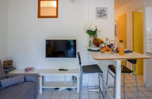 La Bernerie-en-Retz Apartment | Apartment Port Saint-Jacques by Interhome