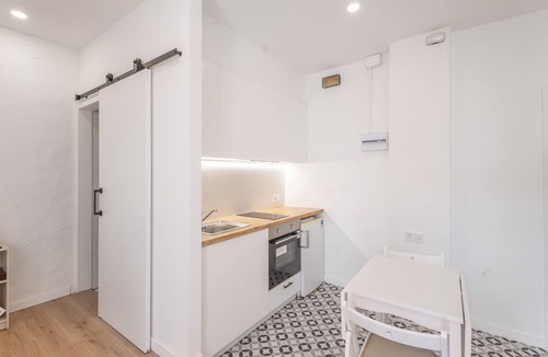 Arenys de Mar Apartment | Apartment 'Portblanc' with Balcony, Wi-Fi, and Air Conditioning